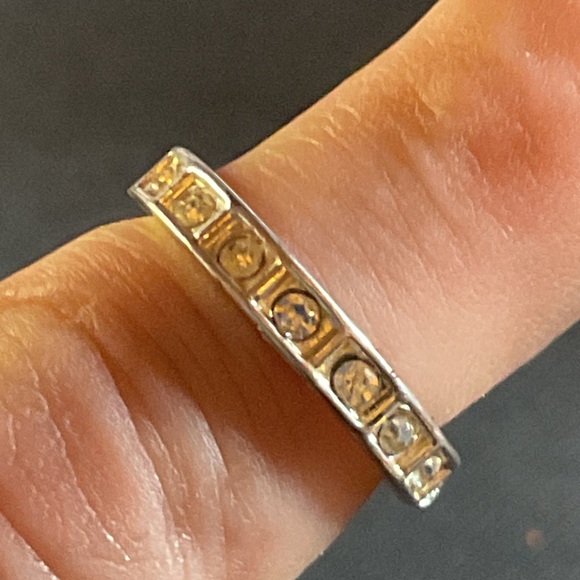 Jewelry - Stunning Silver and Diamond Band Ring